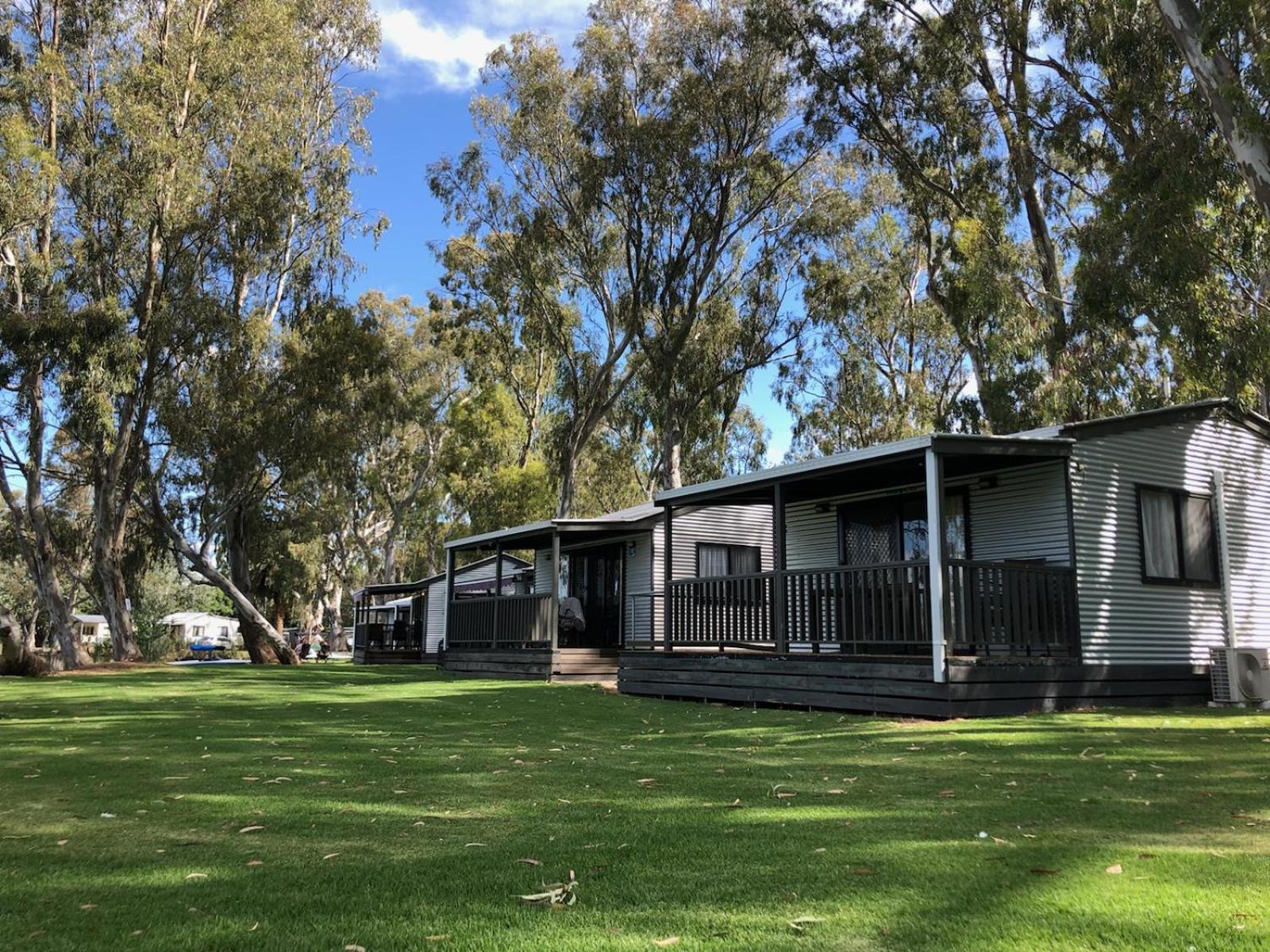 Cohuna Waterfront Holiday Park מראה חיצוני תמונה