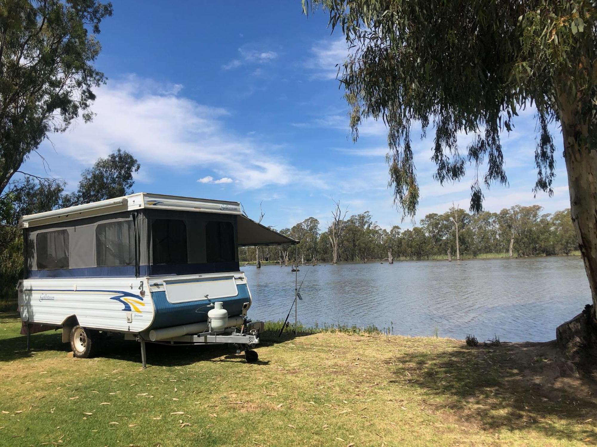 Cohuna Waterfront Holiday Park מראה חיצוני תמונה