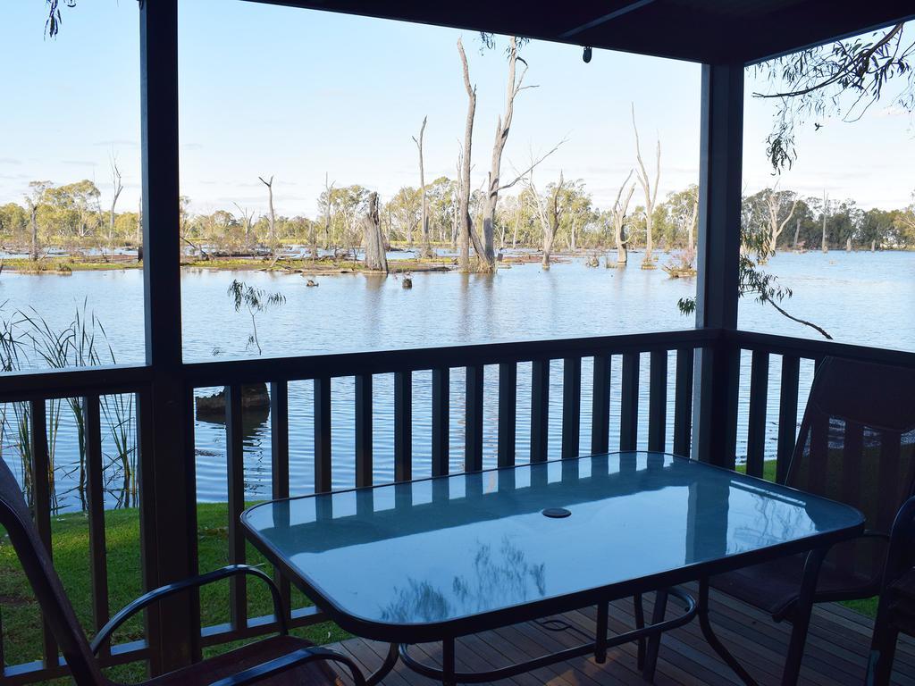 Cohuna Waterfront Holiday Park מראה חיצוני תמונה