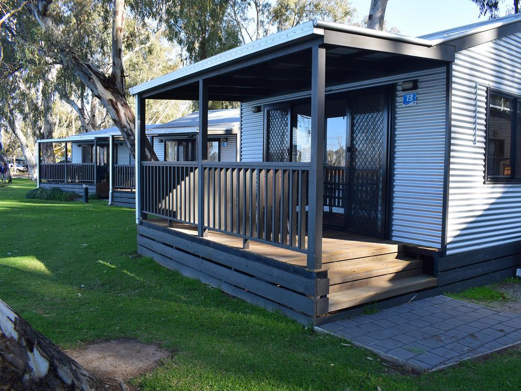 Cohuna Waterfront Holiday Park מראה חיצוני תמונה