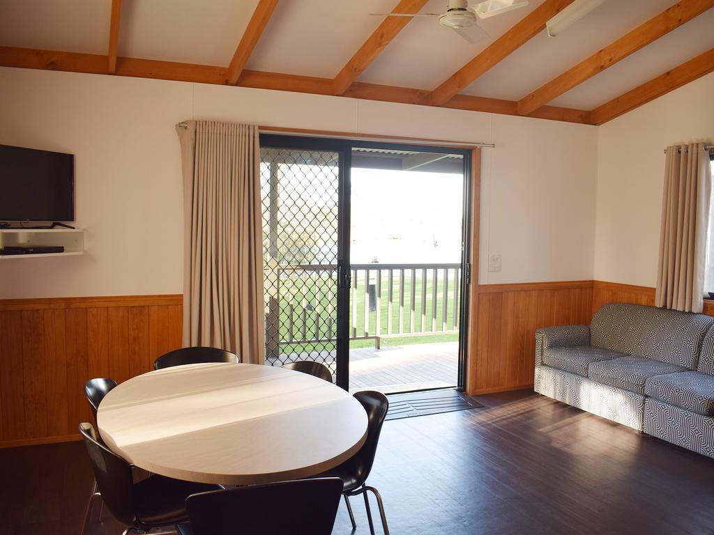 Cohuna Waterfront Holiday Park מראה חיצוני תמונה