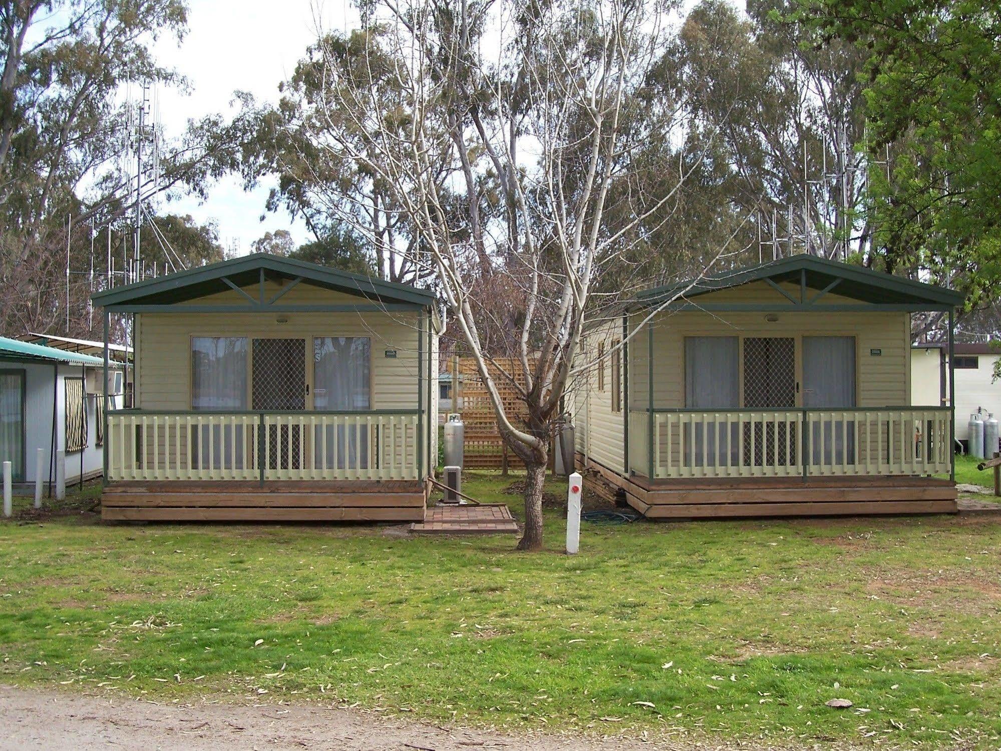 Cohuna Waterfront Holiday Park מראה חיצוני תמונה
