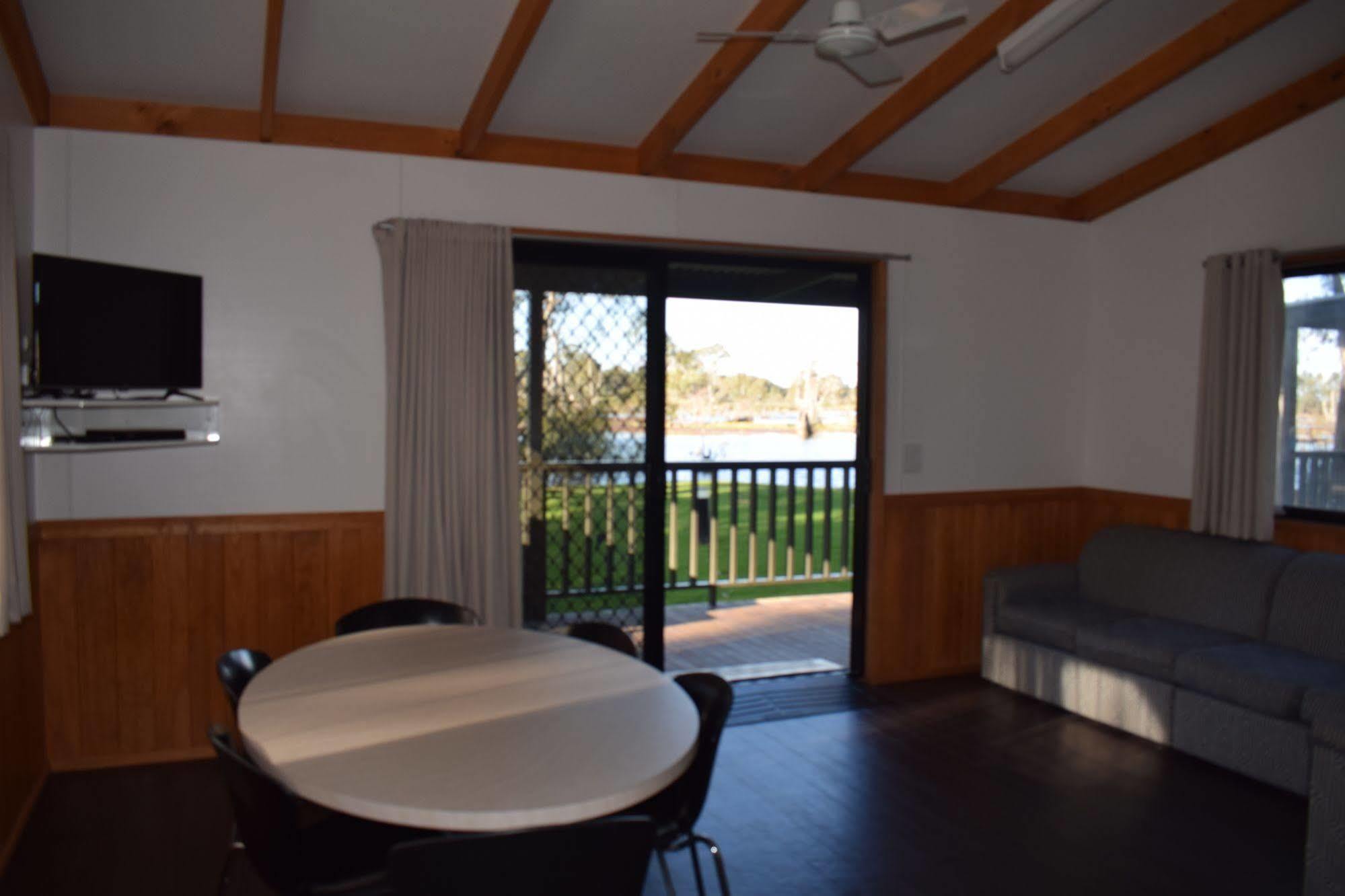 Cohuna Waterfront Holiday Park מראה חיצוני תמונה