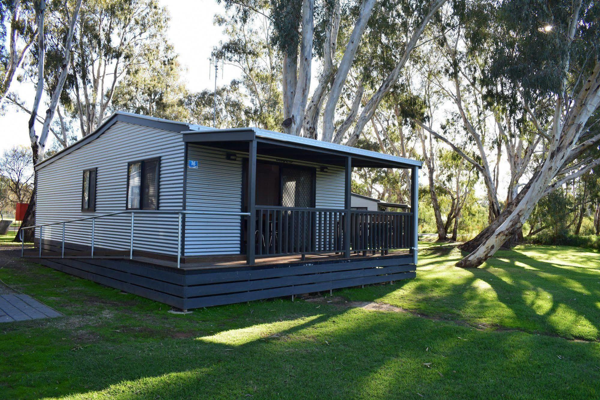 Cohuna Waterfront Holiday Park מראה חיצוני תמונה