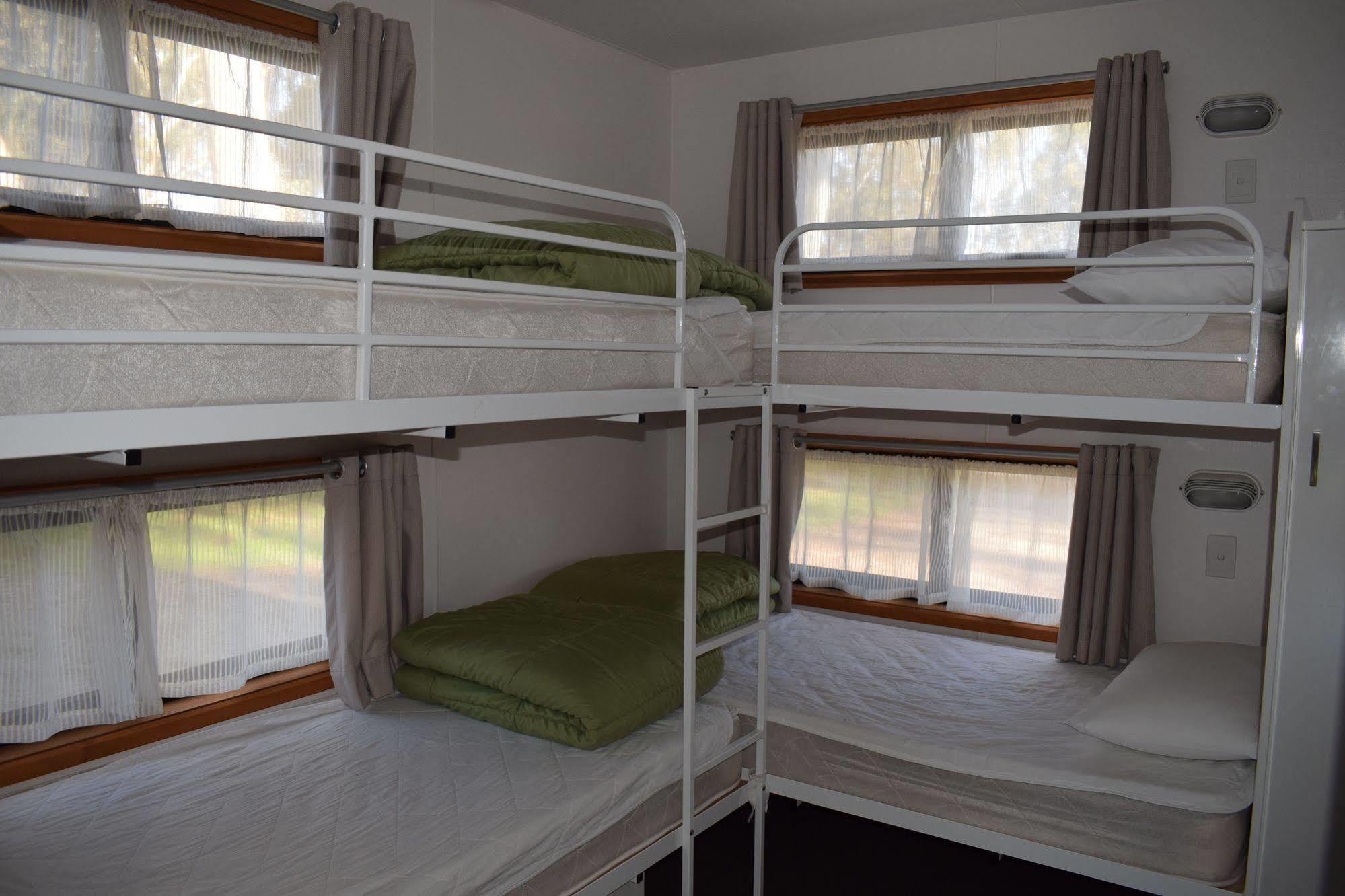 Cohuna Waterfront Holiday Park מראה חיצוני תמונה