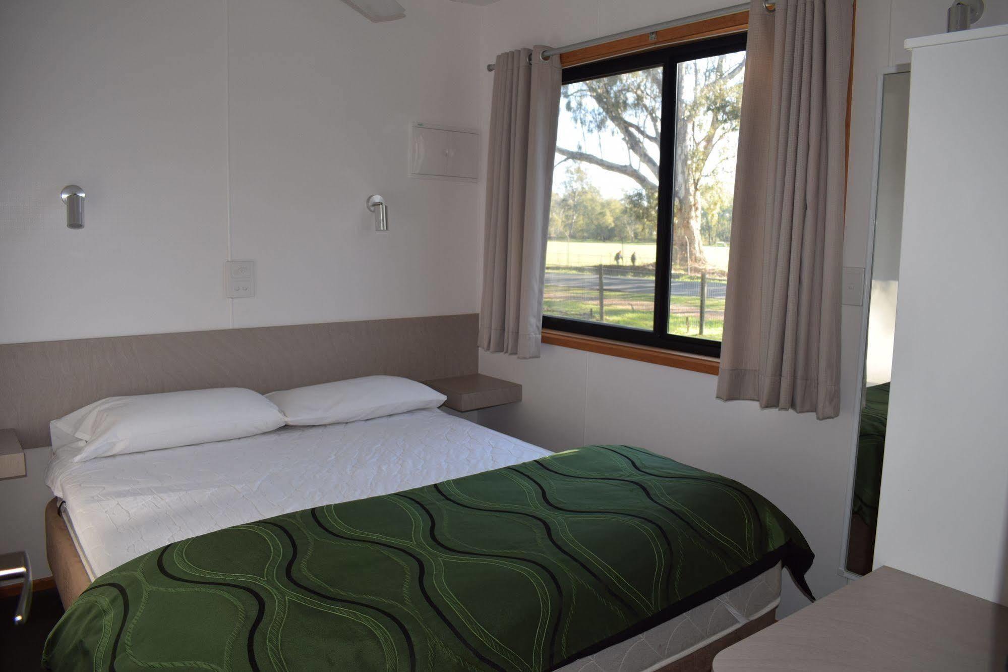 Cohuna Waterfront Holiday Park מראה חיצוני תמונה