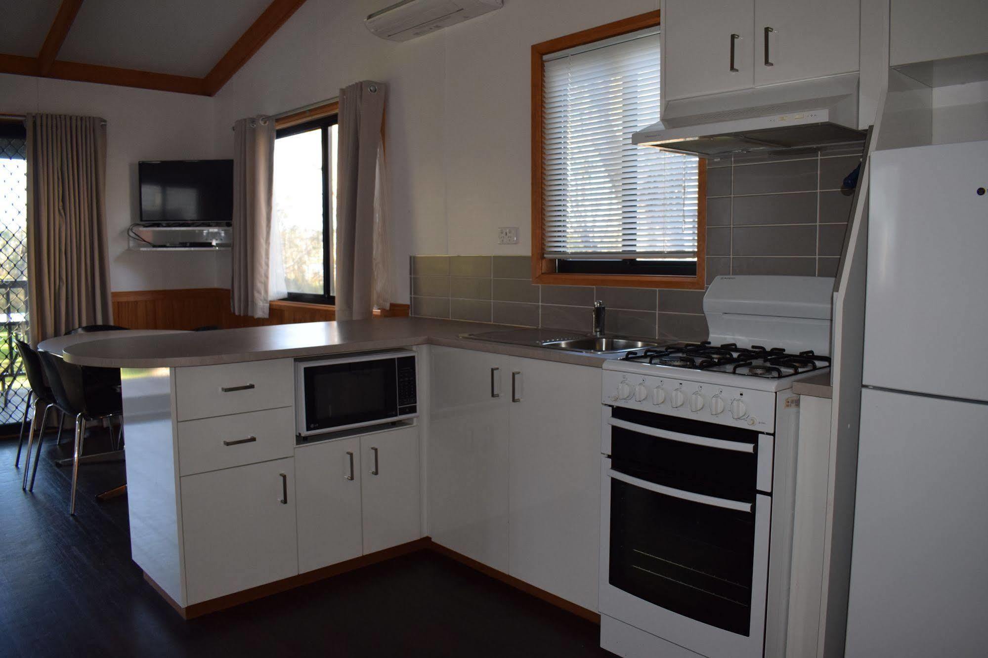 Cohuna Waterfront Holiday Park מראה חיצוני תמונה