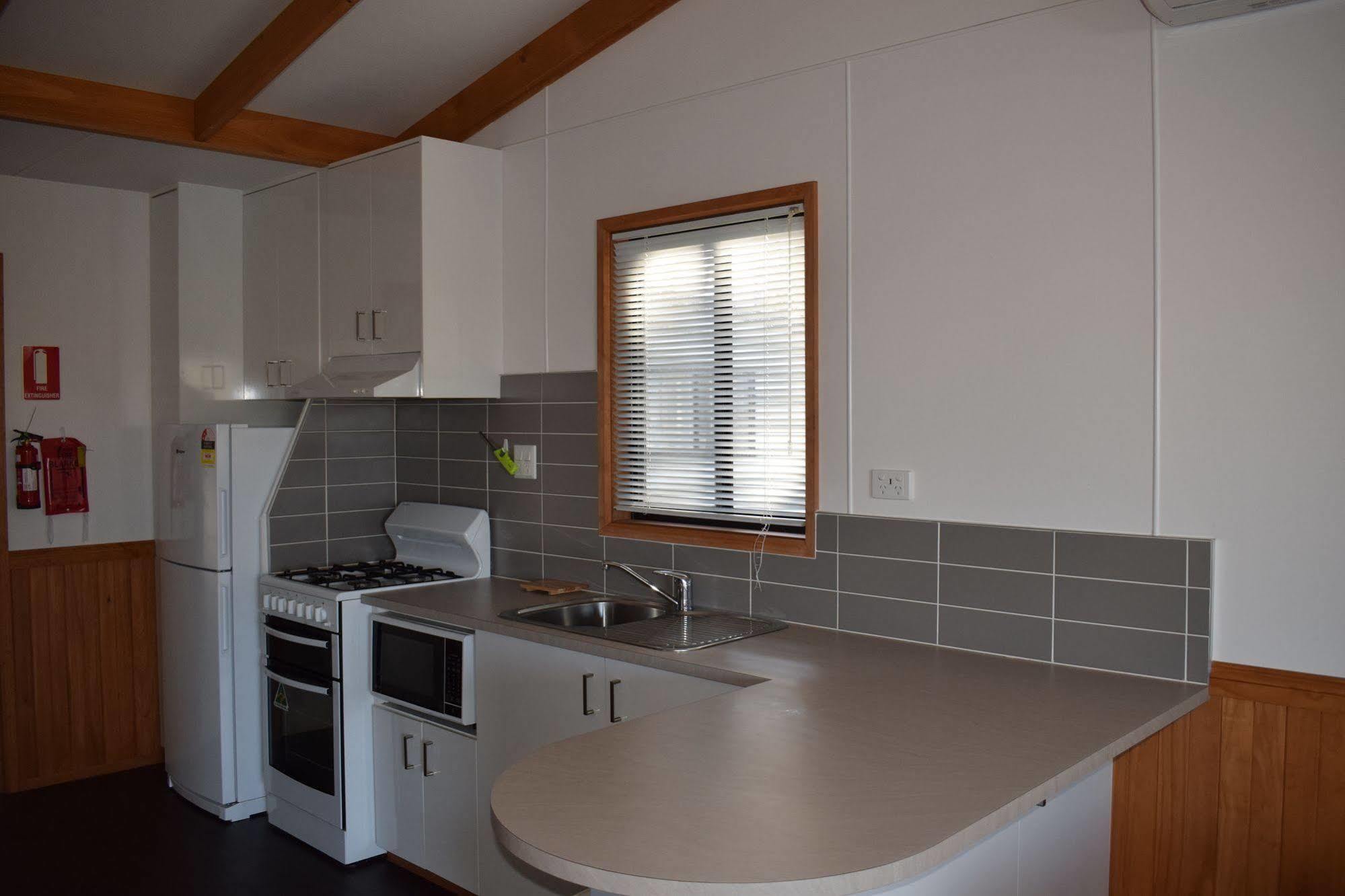 Cohuna Waterfront Holiday Park מראה חיצוני תמונה