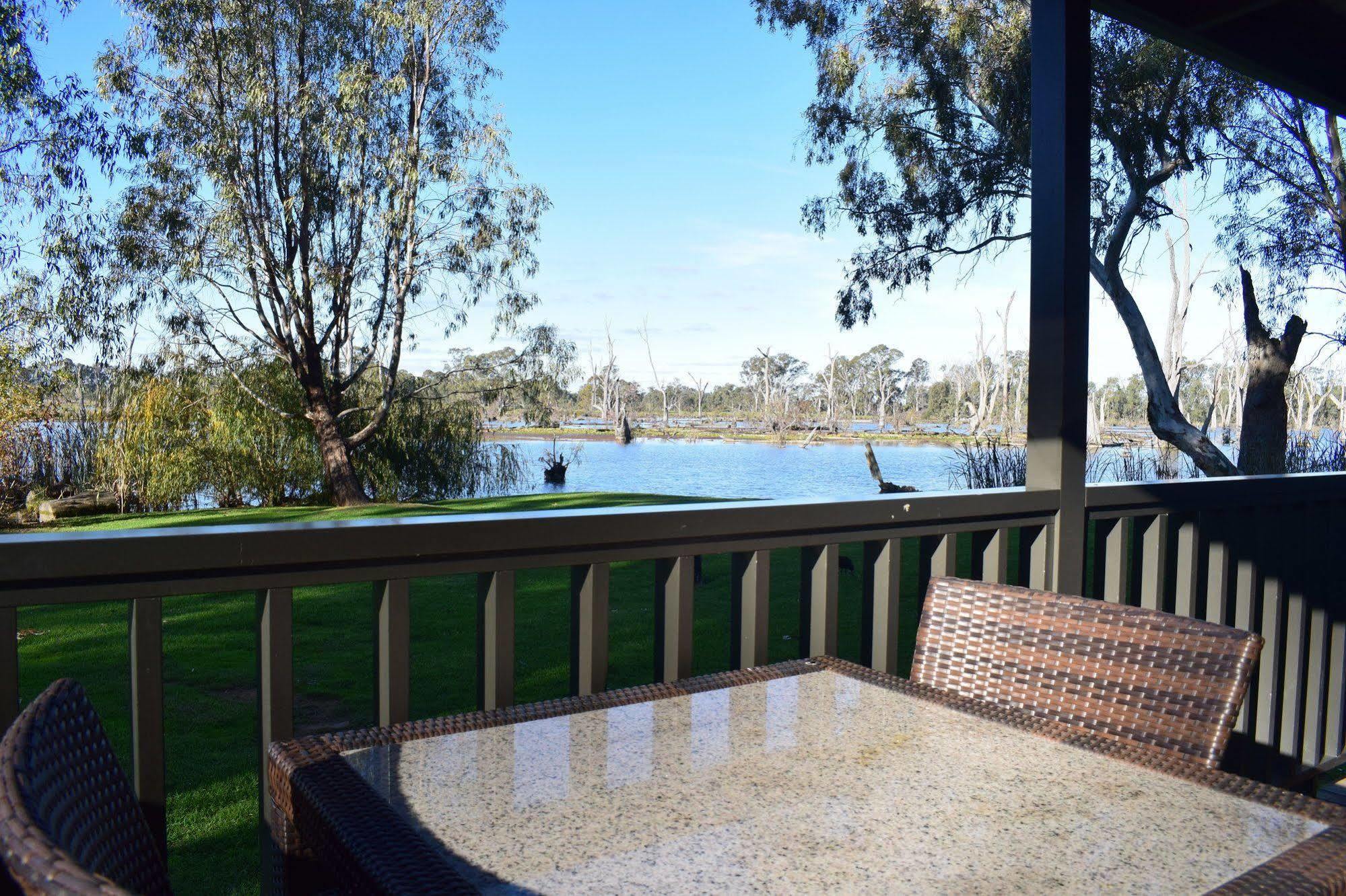 Cohuna Waterfront Holiday Park מראה חיצוני תמונה