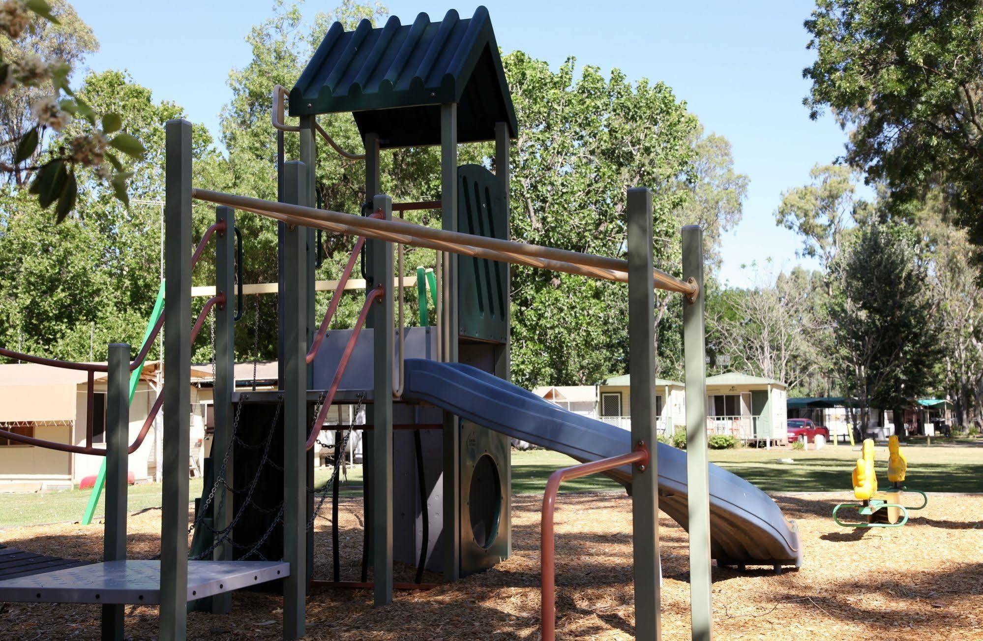 Cohuna Waterfront Holiday Park מראה חיצוני תמונה