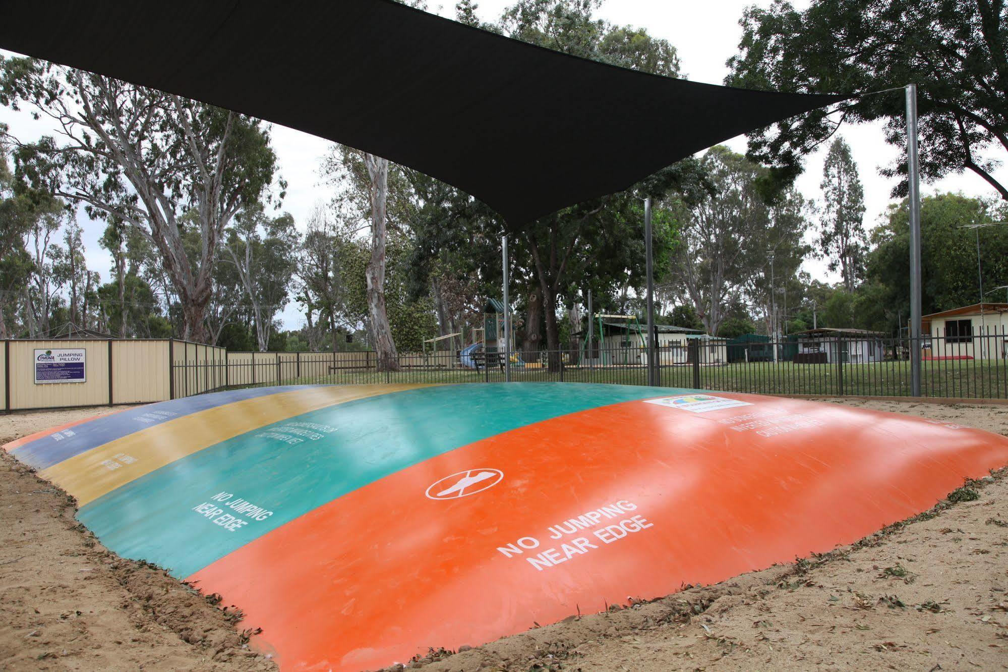 Cohuna Waterfront Holiday Park מראה חיצוני תמונה